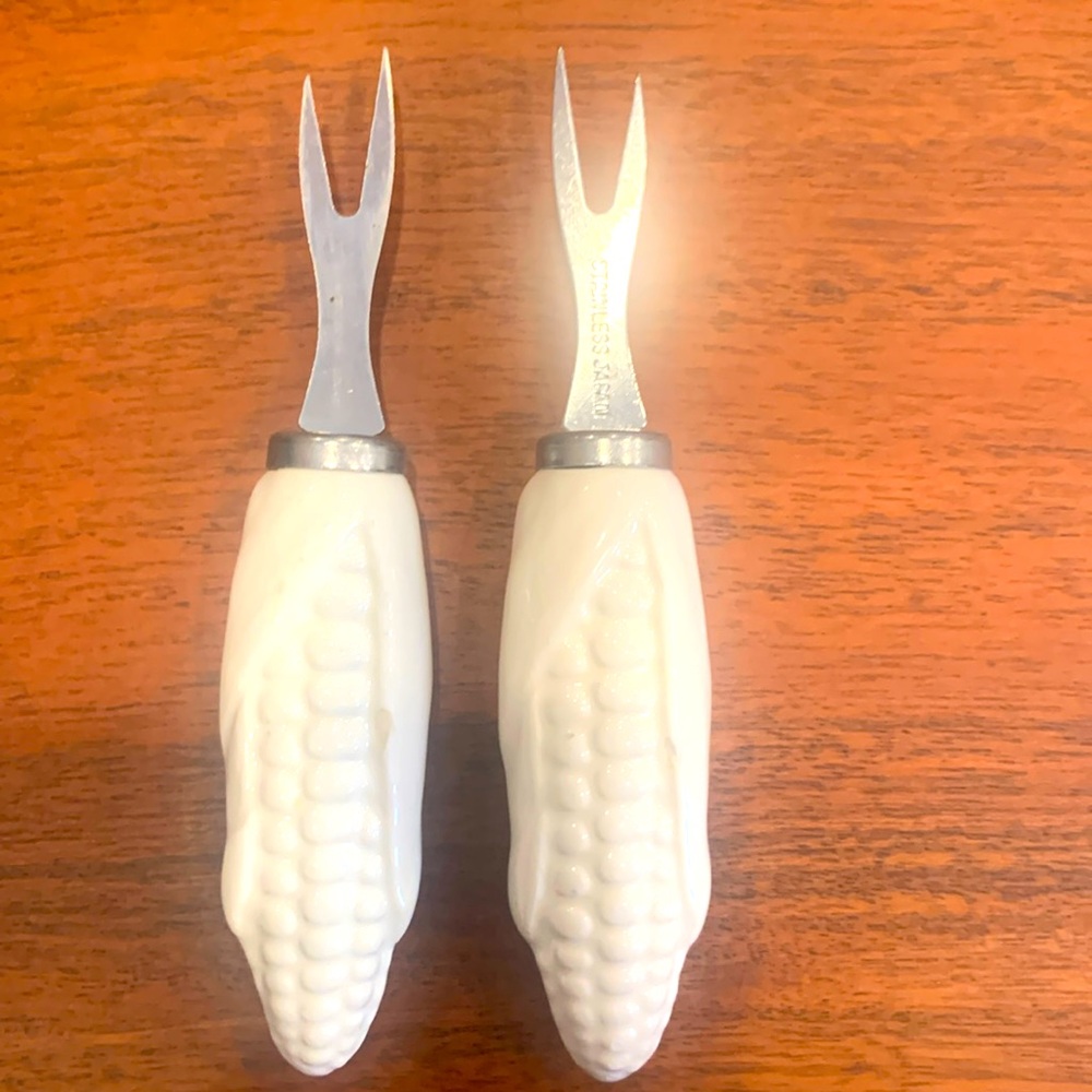White corn on the cob skewers pair